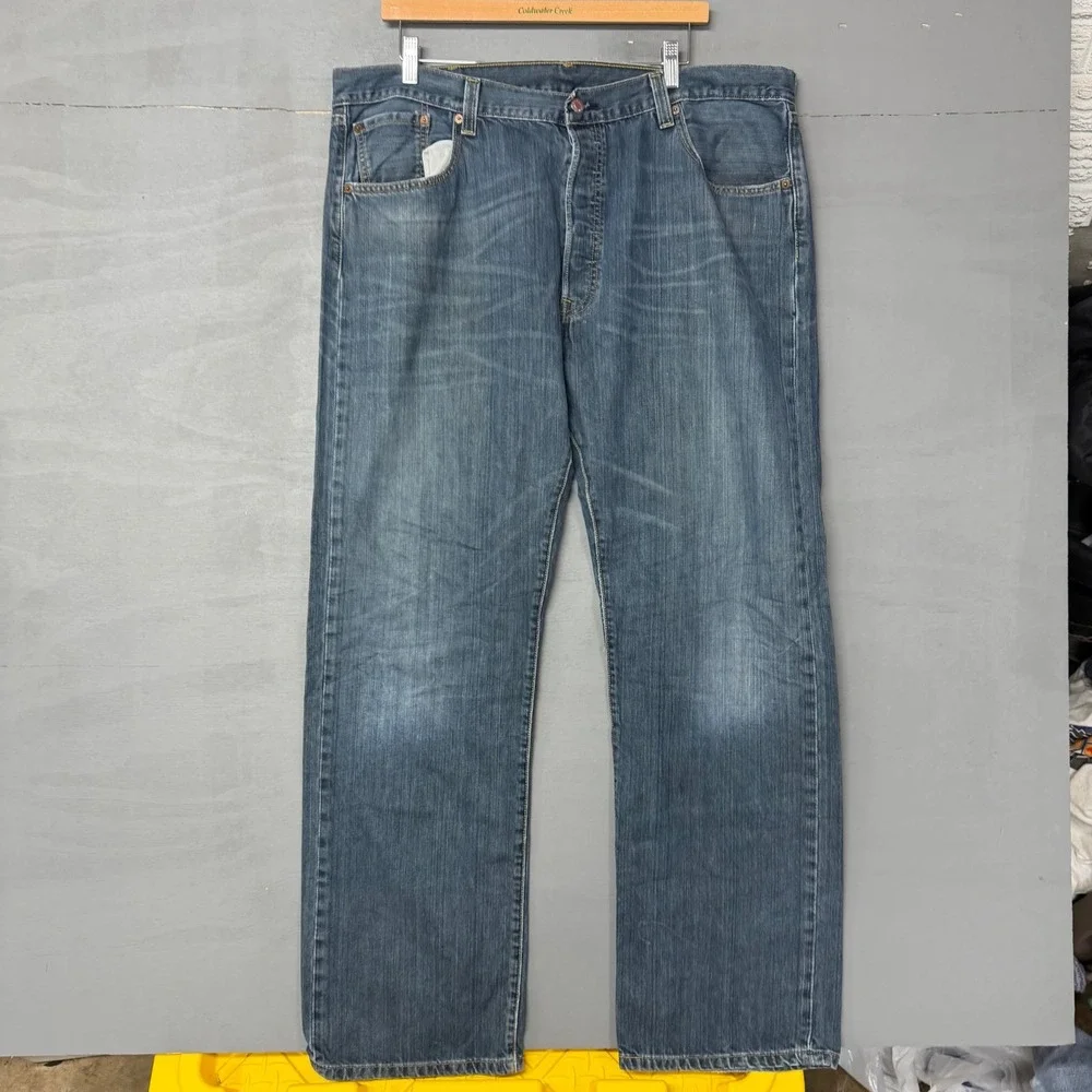 Levis 501 Original Straight Fit Mens Jeans Medium Wash Blue 40x32 Button Fly